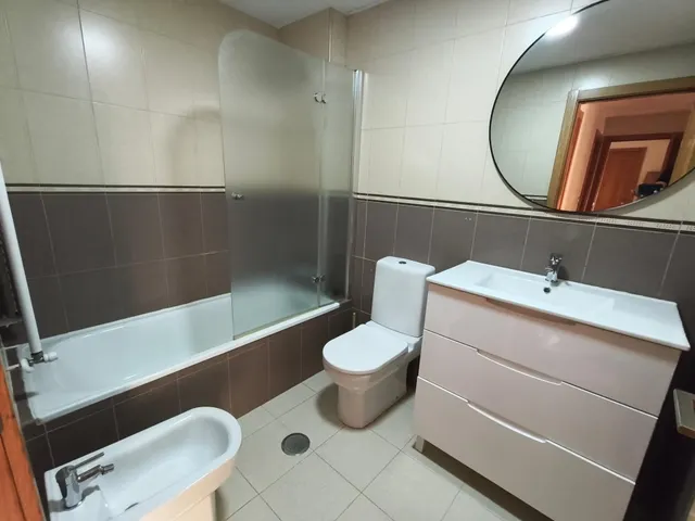 PISO DE 121 m2 CON DOS GRANDES TERRAZAS, PISCINA, GARAJE Y TRASTERO EN AVENIDA DE LA ILUSTRACIÓN — 29