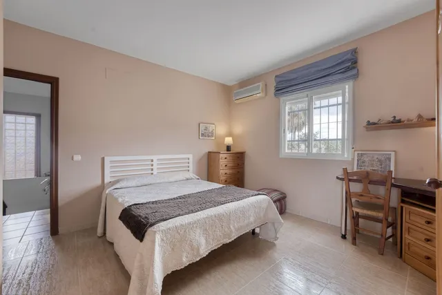 Chalet 5 habitaciones 205m² en venta - Churriana-El Pizarrillo-La Noria-Guadalsol — 38