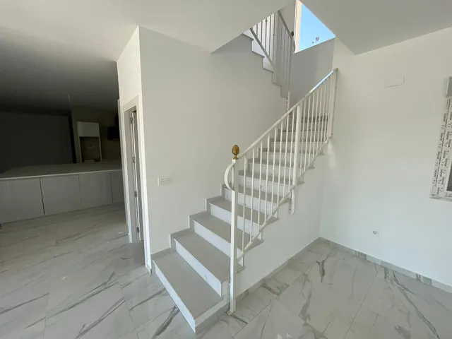 VILLAS DE OBRA NUEVA EN PINOSO — 4