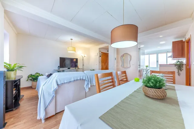 ¡Atención Inversores! Se vende piso de 2 dormitorios alquila - foto 2