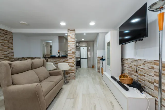 CASA ADOSADA DE PUEBLO REFORMADA EN PLEAHUSTAN 4 habitaciones, BAÑO Y CHIMENEA. — 7