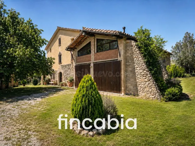Masía catalana y finca rústica en venta en Santa Coloma de F - foto 2