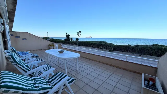 Exclusivo bungalow en planta baja a pie de playa en la Urban - foto 2