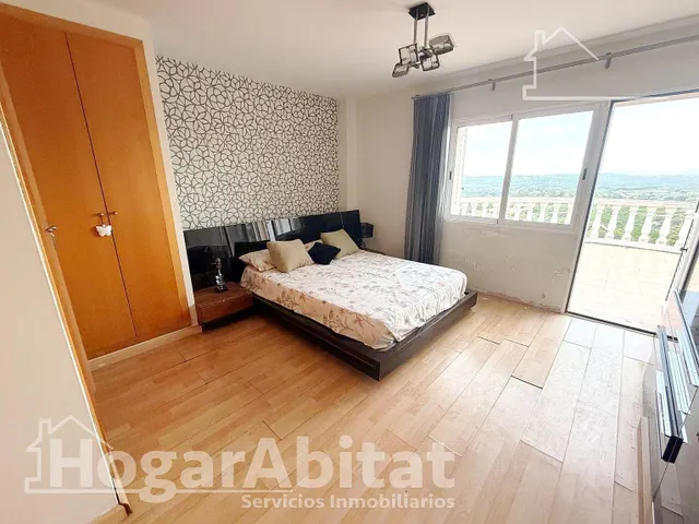 ¡encantador chalet! amplio y sofisticado con piscina, garaje y dos terrazas — 18