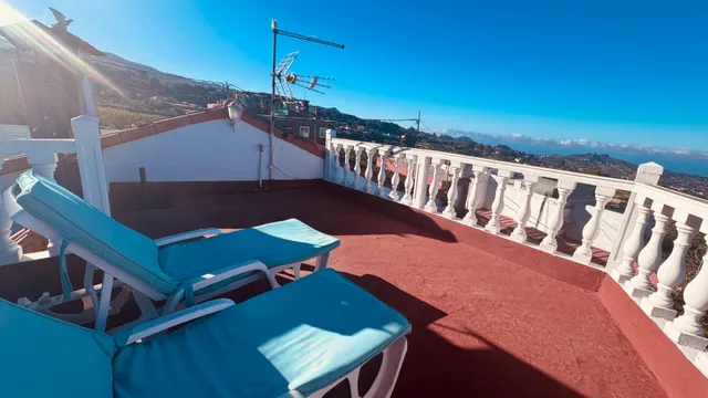 Encantadora Vivienda con Terraza y Vistas Espectaculares — 24