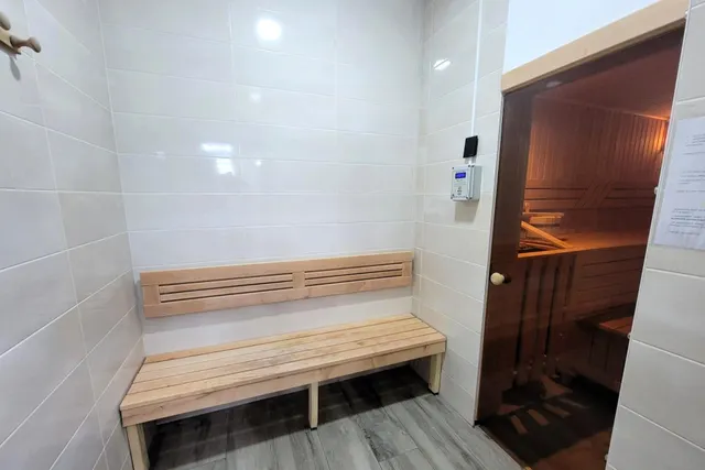 Apartamento moderno (desde 2024 - 148 m2 - 1.ª planta) en Alegria XVIII con piscina interior, sauna y gimnasio, en pleno centro de la ciudad, ¡a tan solo 300 m de Piscinas Naturales/Playa del Cura! — 37