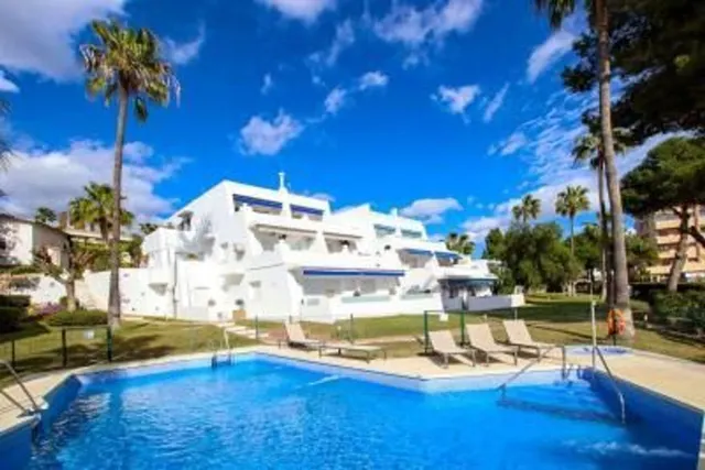 Lujoso apartamento en planta baja en Puerto Banús, Marbella — 22