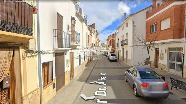 Se vende solar urbano en centro de Alcublas. /H H Asesores, Inmobiliaria en Burjassot/ — 2