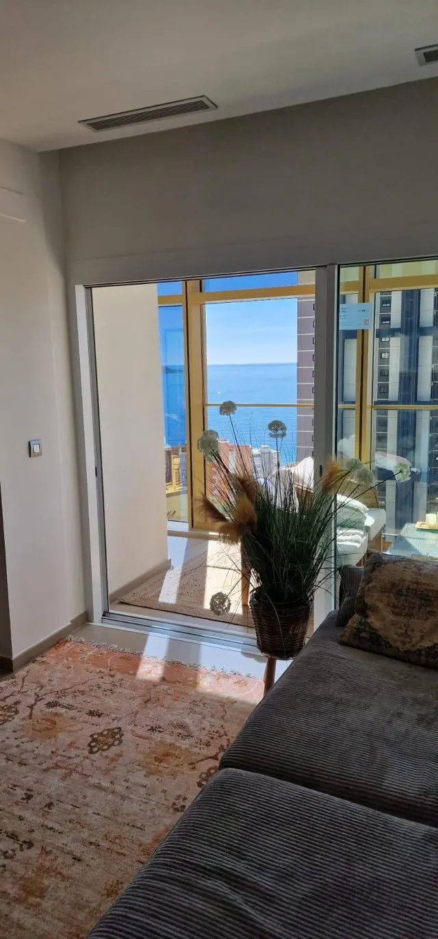 Se vende precioso apartamento en Benidorm con 2 dormitorios, parking y trastero — 12
