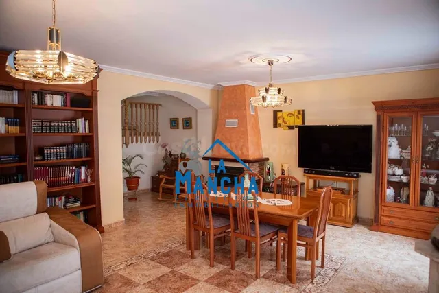 *595.000€* inmobiliaria la mancha vende casa en el barrio de san pablo de Albacete — 5