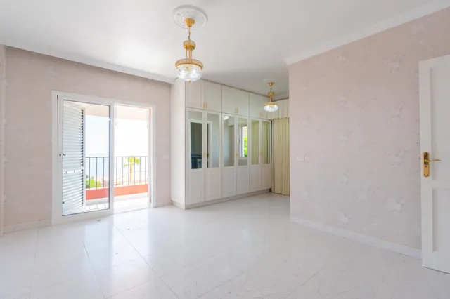 VIVIENDA INDEPENDIENTE EN BCO HONDO — 28