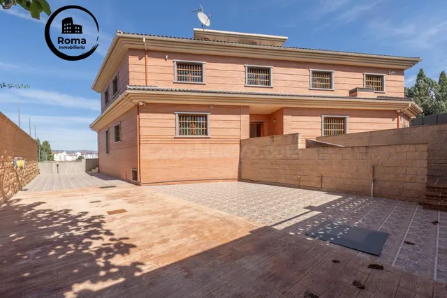 Espectacular Villa Unifamiliar Independiente con Máxima Privacidad y Autonomía en Cortijo del Aire — 4