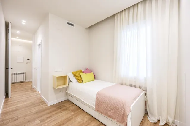 Exclusiva vivienda de lujo en planta alta con orientación sur junto al retiro — 8