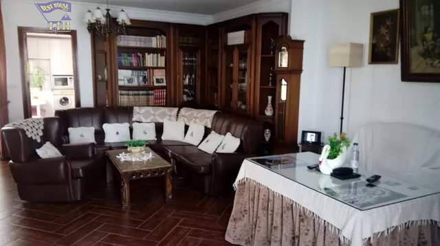 VENTA CASA EN ZONA CERCANA AL CENTRO — 7