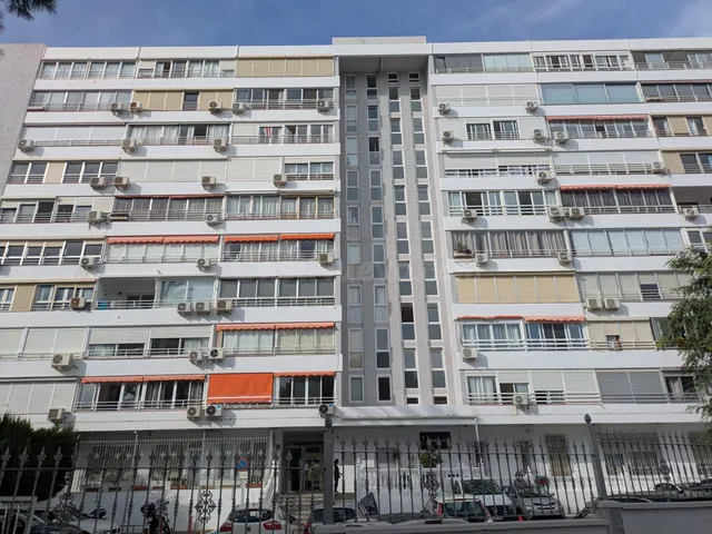 Alquiler de larga temporada en Benalmádena | Vistas al mar y la montaña | Piso reformado con dormitorio extra grande. — 3