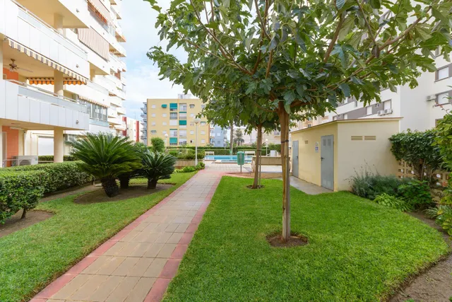 APARTAMENTO REFORMADO CON TERRAZA, PISCINA Y PARKING A 150 METROS DE LA PLAYA DE GANDIA — 11