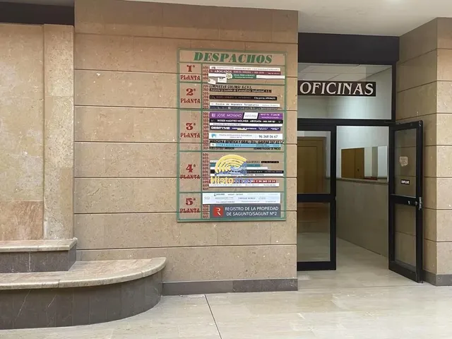 ESTUPENDA OFICINA EN EL EDIFICIO LA ROTONDA — 4