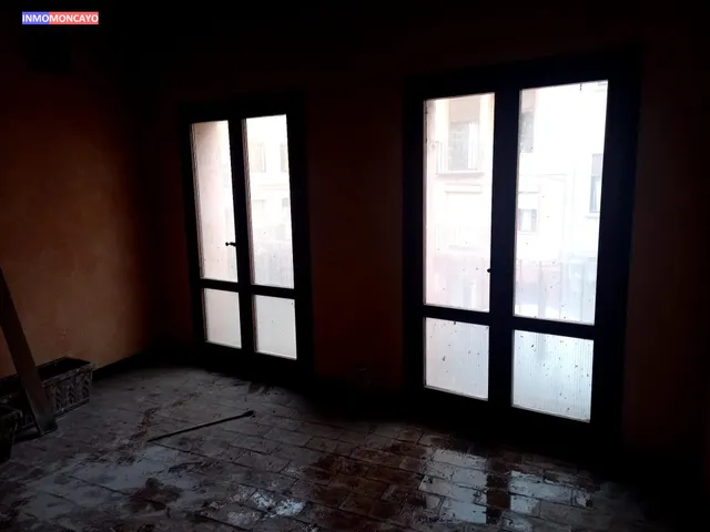Se vende céntrico hostal-mesón — 21