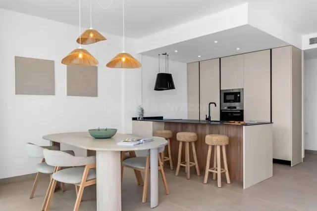 PISO DE OBRA NUEVA EN MAR DE CRISTAL CON 2 DORMITORIOS, 2 BA - foto 3