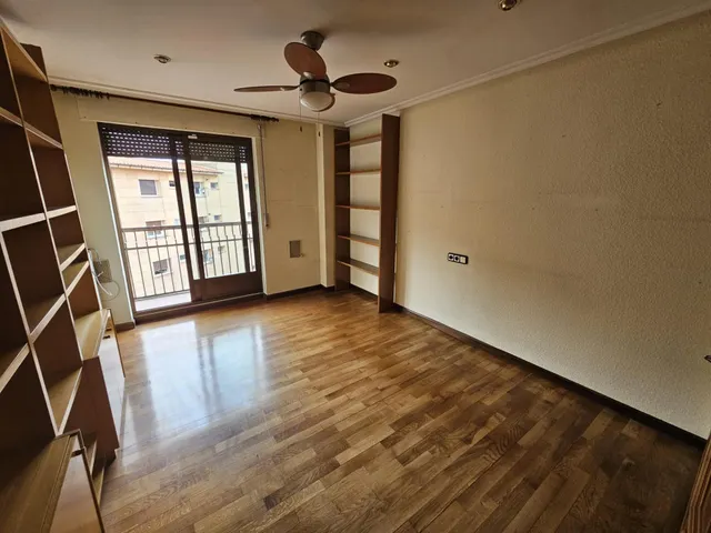 Exclusividad, amplitud y confort en el centro de Salamanca, 3 amplios dormitorios y plaza de garaje cerrada — 23