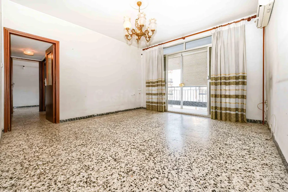 PISO EXTERIOR DE 4 DORMITORIOS Y TERRAZA