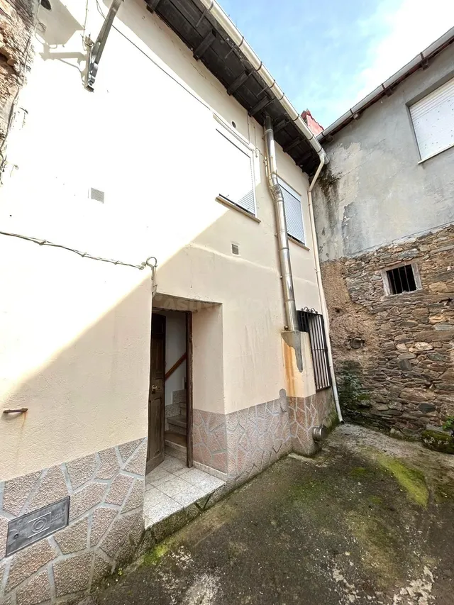 SE VENDE CASA EN VILLAR DE LOS BARRIOS - foto 2
