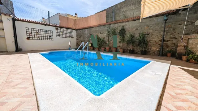 Casa Reformada en Torre de Santa María - foto 2