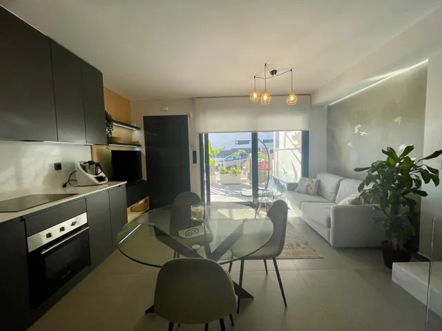 Chalet adosado de lujo con garaje privado y vistas al mar en Guardamar Hills — 8