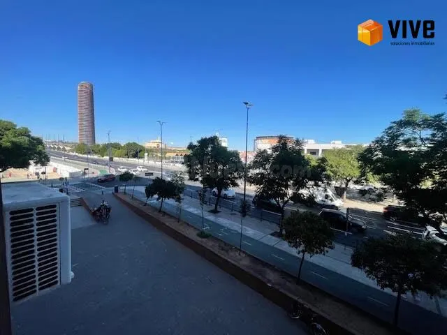 Alquiler de piso frente a plaza de armas, en Sevilla — 4