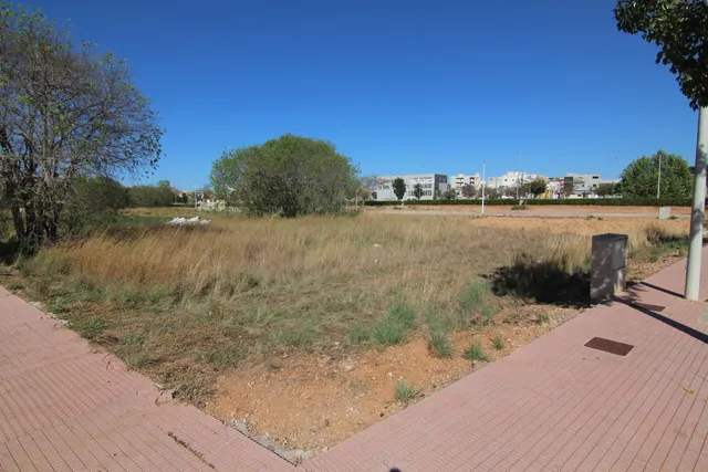 Se vende excelente parcela urbana en el pueblo de El Vergel, Alicante. — 9