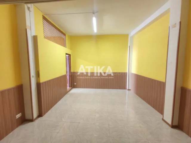 LOCAL COMERCIAL EN VENTA EN ZONA CÉNTRICA. — 4