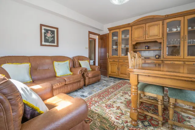 Amplia Casa + otra vivienda + anexo en Venta en Ardemil, Ordes — 27