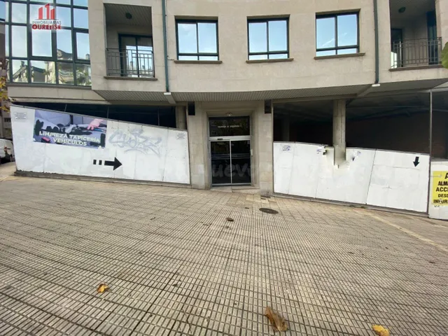 SE ALQUILA LOCAL COMERCIAL EN LA ZONA DE O COUTO — 2
