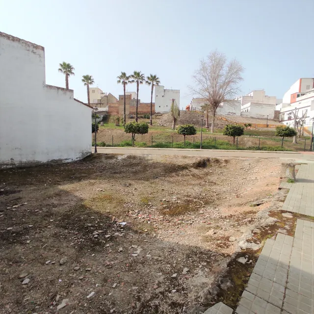 SOLAR DE ESQUINA EN GUILLENA, SEVILLA. - foto 2