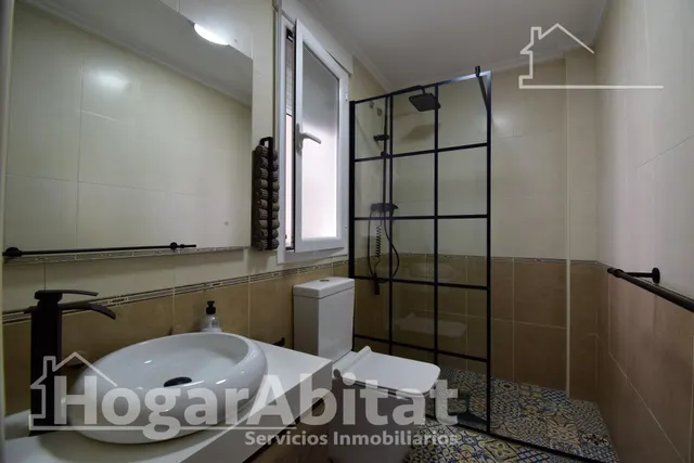 ¡GRAN OPORTUNIDAD! PAREADO REFORMADO, EXTERIOR CON TERRAZA Y ASCENSOR — 39