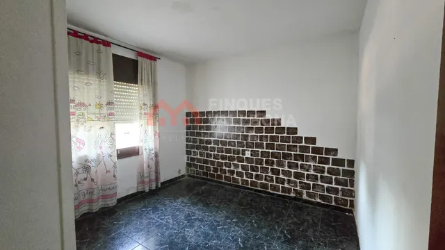 CASA CON TERRENO PARA REFORMAR EN LA TORRE DE CLARAMUNT – — 8