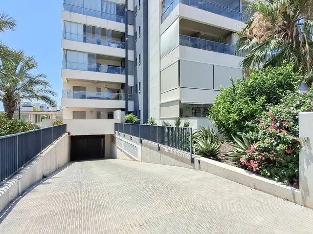 Amplio Apartamento en Esquina en Planta Baja con Terraza Acristalada y Jardín Privado en Green Hills — 43