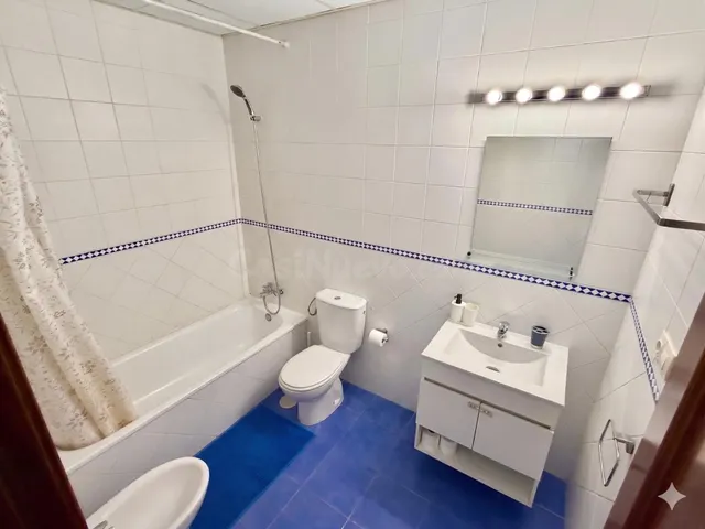 Apartamento turístico con licencia y en explotación a la ven - foto 5