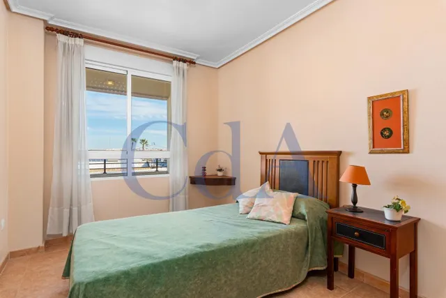 SE VENDE APARTAMENTO / ASCENSOR / TORREVIEJA / ALICANTE — 20
