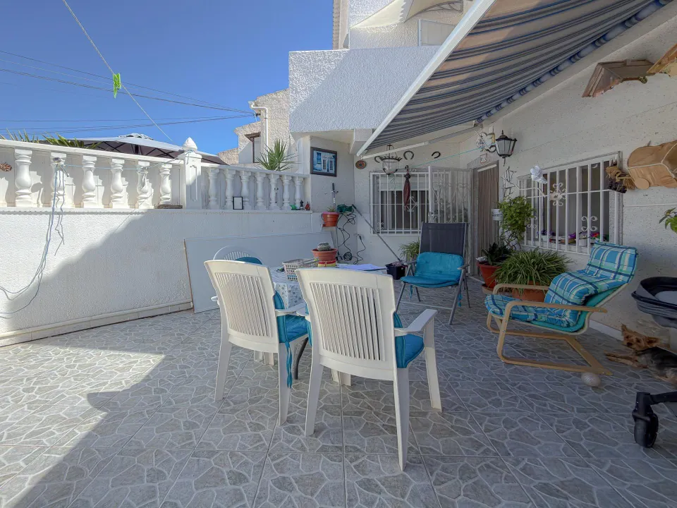 Estupendo bungalow de planta baja totalmente reformado con gran terraza