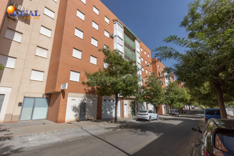 PISO VPO DE CUATRO DORMITORIOS CON GARAJE EN PADRE CLARET