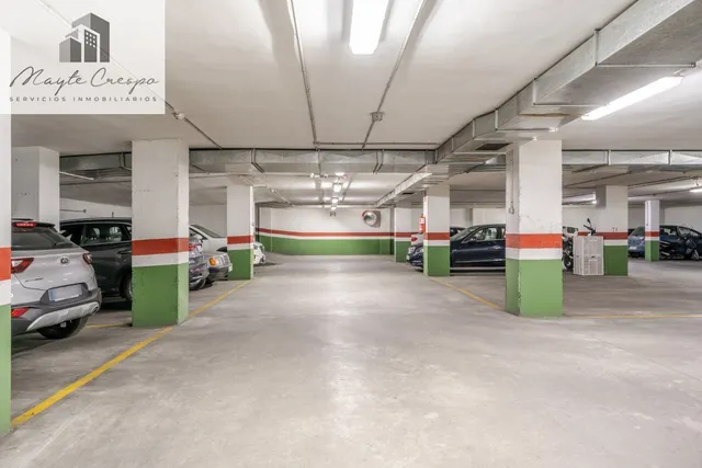SE VENDEN 2 PLAZAS DE GARAJE. ZONA FORUM. 46.000 EUROS. — 12
