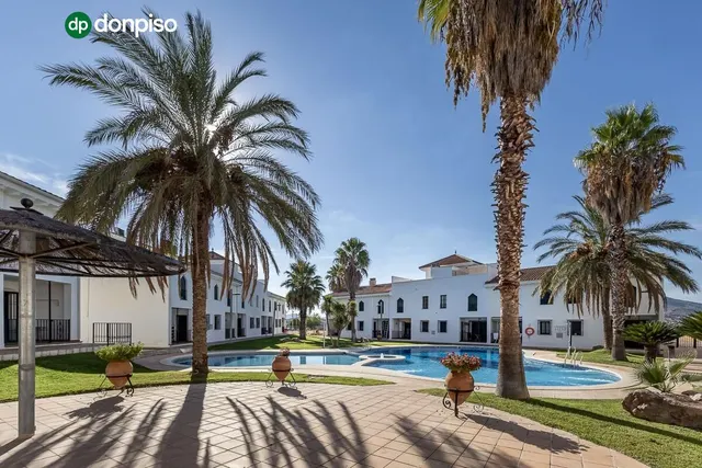 Adosado con espectacular terraza panorámica y piscina a 20 min de Granada — 29