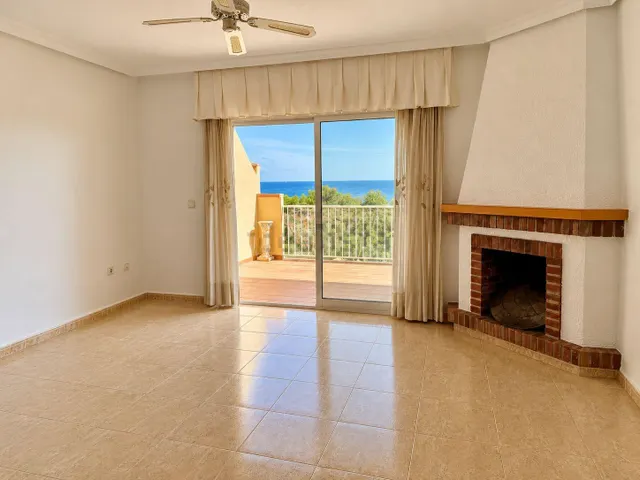 DÚPLEX DE 3 DORMITORIOS EN PRIMERA LÍNEA DE PLAYA CON VISTAS - foto 5