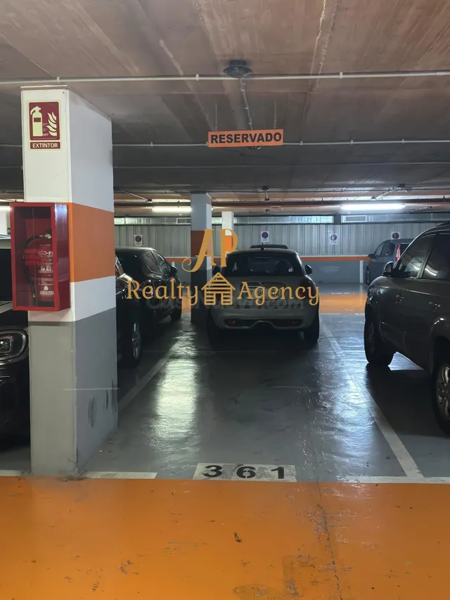 ¡OPORTUNIDAD! Se vende PLAZA DE GARAJE ubicada bajo el Mercado de Abastos. — 4