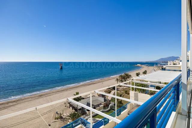 "Exclusivo Ático en Primera Línea de Playa – Vistas Panorámi - foto 5