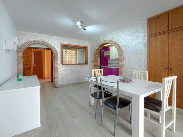 Amplio apartamento completamente reformado + Gran terraza y Piscina comunitaria (160 mts playa) — 15