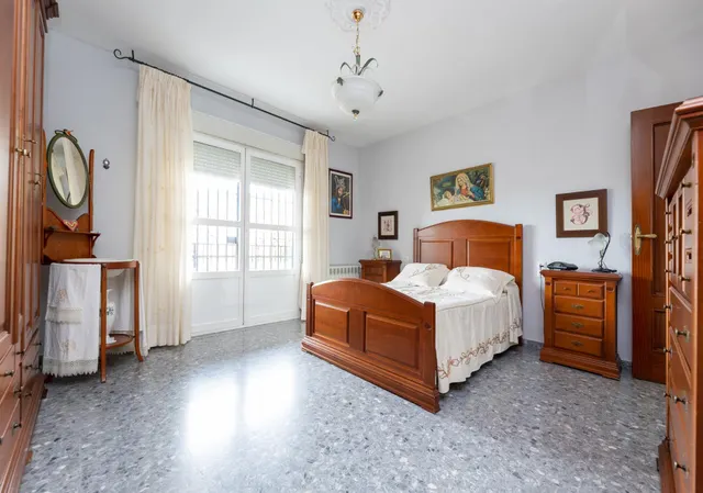 Espectacular chalet independiente con piscina en Alfacar — 23