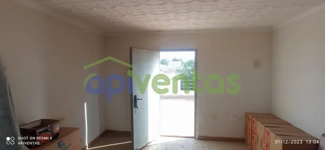 Casa con terreno y nave, LA ESCUCHA — 40