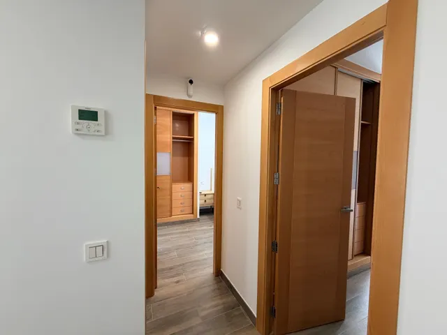 ¡Abre la puerta a tu nuevo hogar! Amplia terraza, garaje y totalmente amueblado — 23